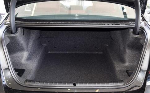 图:奥迪A6Lvs宝马5系:怎么选择